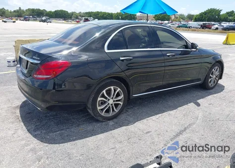 2015 Mercedes-Benz C 300 4Matic/Luxury 4Matic/Sport 4Matic из США, поврежденный, VIN 55SWF4KB5FU031879